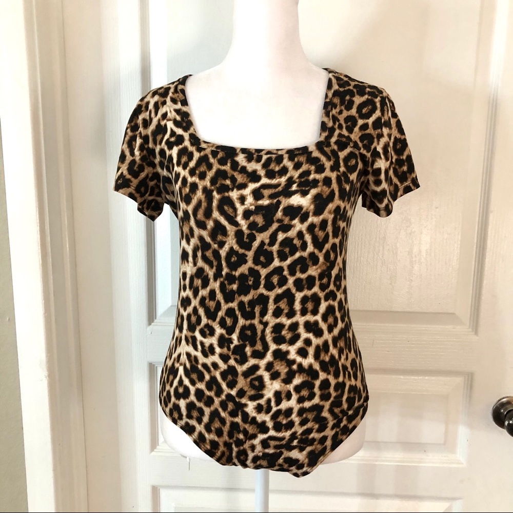 3/$20 Popular 21 leopard print bodysuit